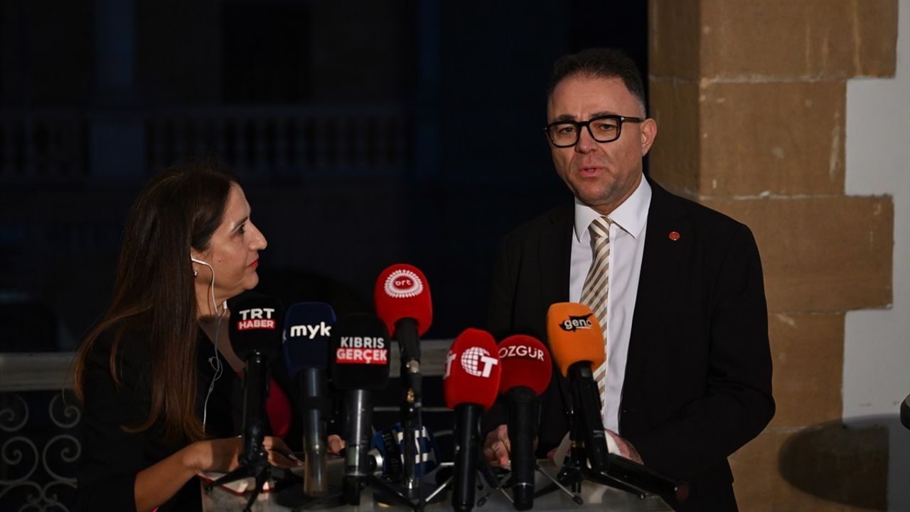 KKTC'de cumhurbaşkanı seçiminde oy sayımı başladı; YSK Başkanı Özerdağ açıklama yaptı