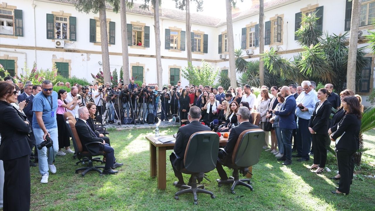 KKTC'nin 6. Cumhurbaşkanı Tufan Erhürman mazbatasını aldı