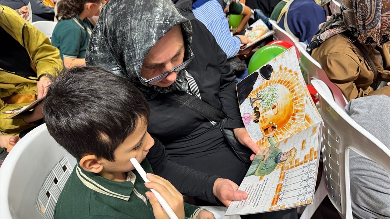 Kocaeli'de 4 bin 500 ebeveyn, çocuklarına 'Filistin Bizim' kitabını eş zamanlı okudu; Guinness başvurusu reddedildi