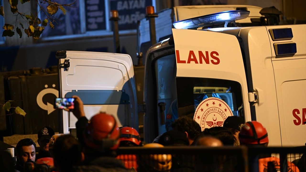 Kocaeli Gebze'de çöken binanın enkazında baba Levent Bilir'in cansız bedenine ulaşıldı