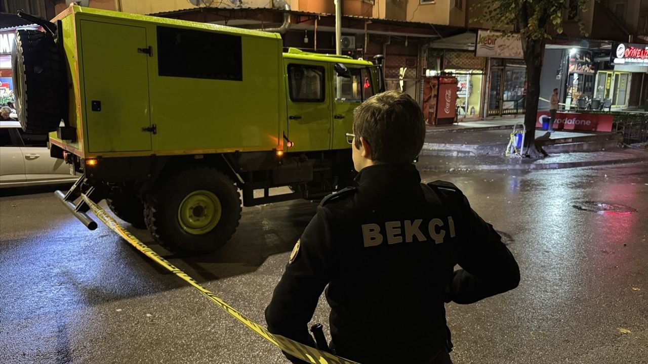 Kocaeli İzmit'te Silahlı Kavgada Bir Kişi Yaşamını Yitirdi