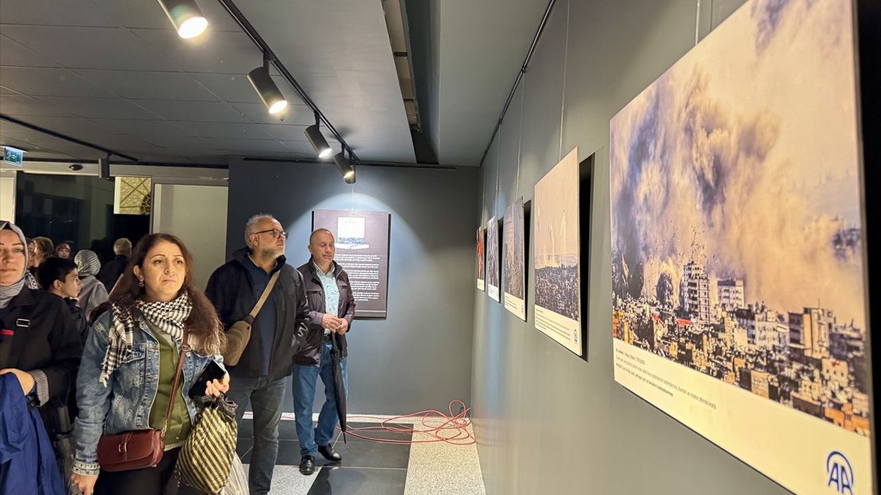 Kocaeli'nin Gebze ilçesinde AA'nın 'Kanıt' kitabı fotoğraflarından oluşan sergi açıldı