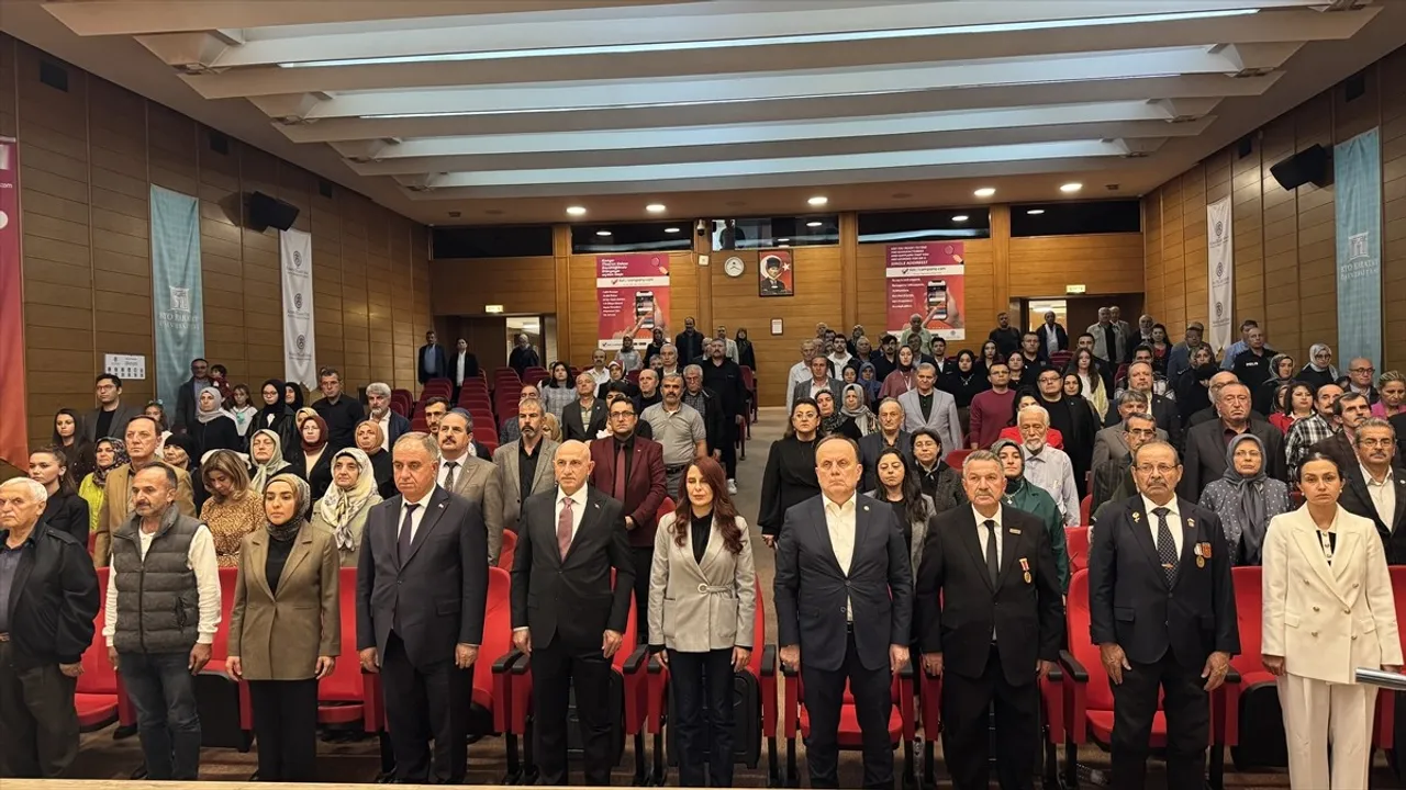 Konya'da 'Cennete Koşan Neferlere' saygı gecesi: Şehit aileleri ve gaziler bir araya geldi