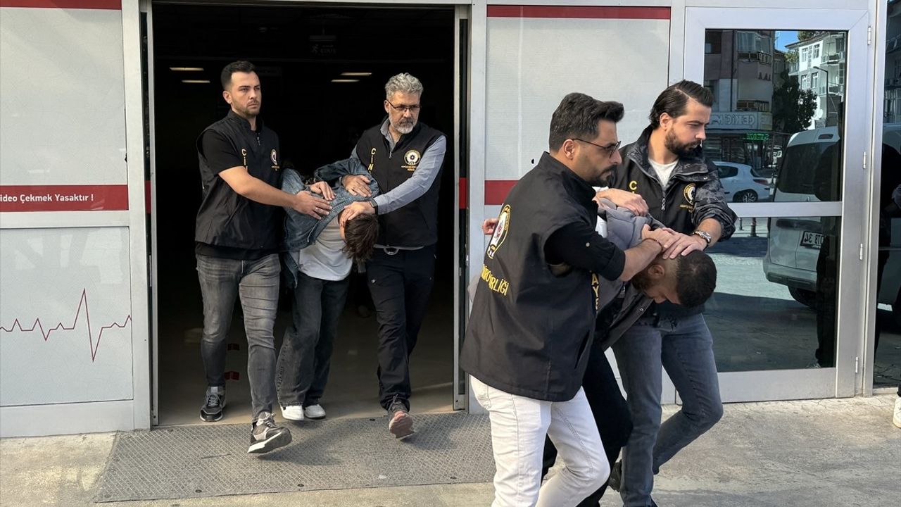 Konya'da 'yan bakma' iddiasıyla çıkan silahlı kavgada 5 yaşındaki çocuk yaşamını yitirdi; 2 şüpheli tutuklandı