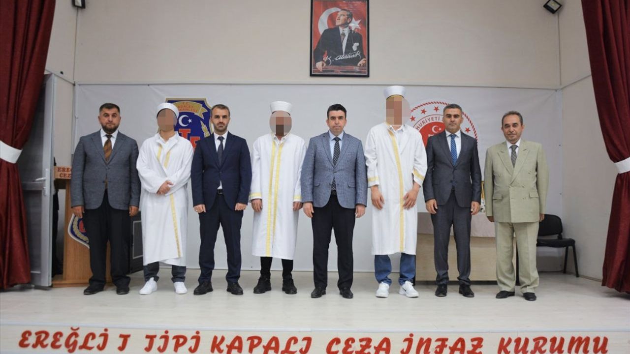 Konya Ereğli Cezaevinde 3 Hükümlüye Hafızlık İcazet Töreni