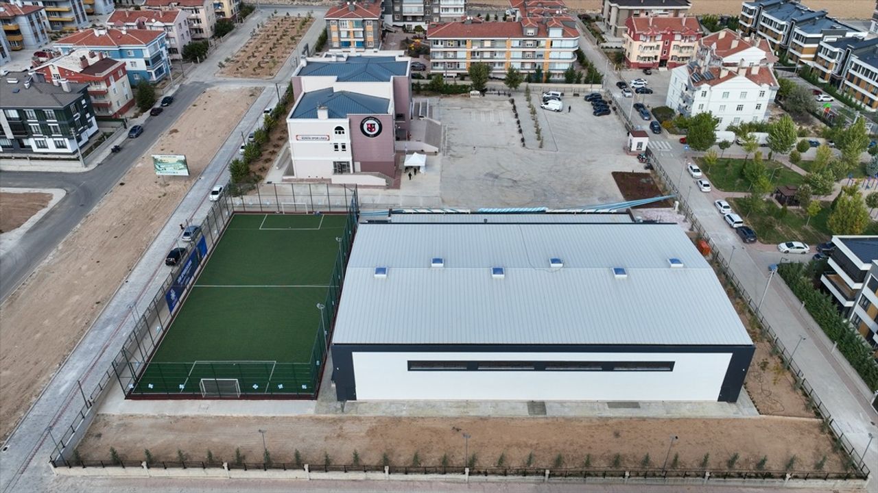 Konya Spor Lisesi'ne Ahmet Çalık Adına Kapalı Spor Salonu ve Suni Çim Saha Açıldı