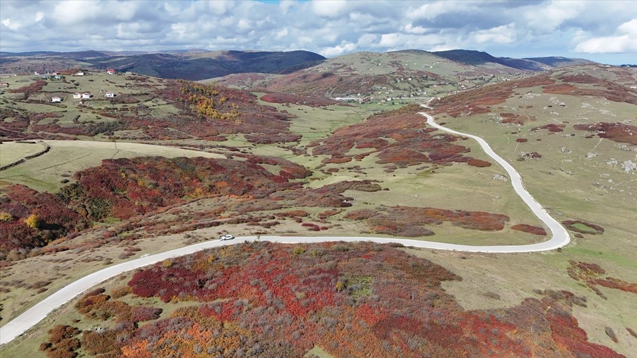 Korgan Yaylası'nda Sonbaharın Renkleri Havadan Görüntülendi