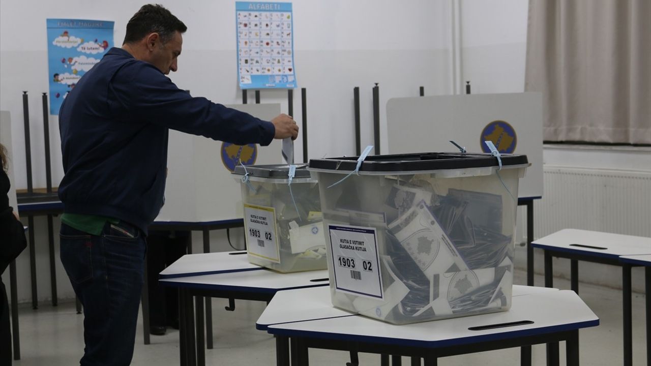 Kosova'da yerel seçimlerde oy verme tamamlandı
