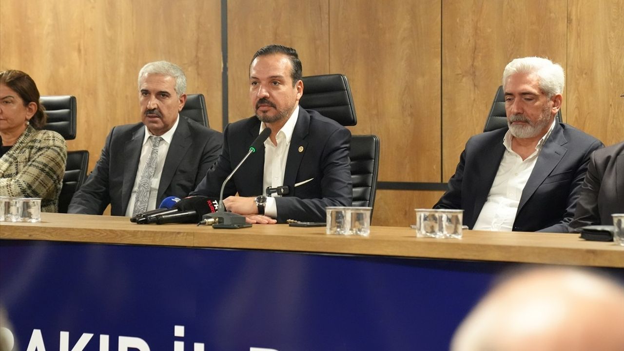 Kürşad Zorlu: Terörsüz Türkiye hedefinde üç aşamalı süreç ve 'iç cepheyi güçlendirme' vurgusu