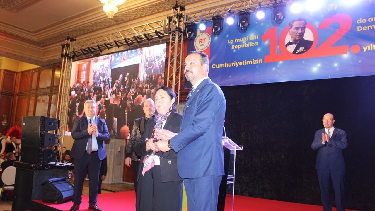 Kürşad Zorlu'ya Bükreş'te Ganire Paşayeva Özel Ödülü verildi