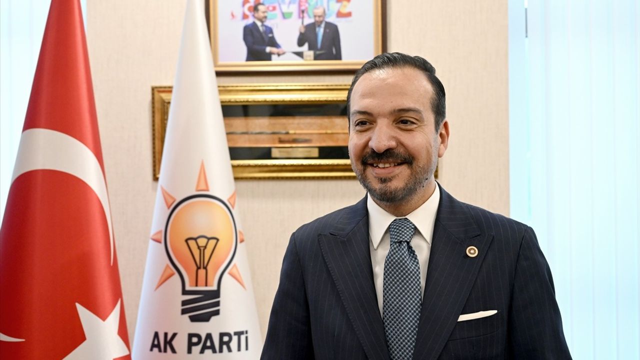 Kürşad Zorlu: Yönetmelik Değişikliği, Türkiye'de Yerleşik Türk Soylu Yabancılara Çalışma Kolaylığı Getirecek