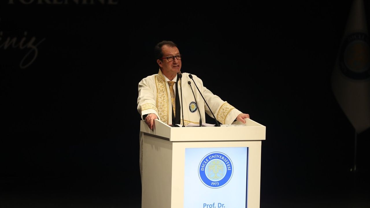 Kurtulmuş: Terörsüz Türkiye modeli dünyaya örnek olacak — Dicle Üniversitesi'nde akademik yıl açılışı