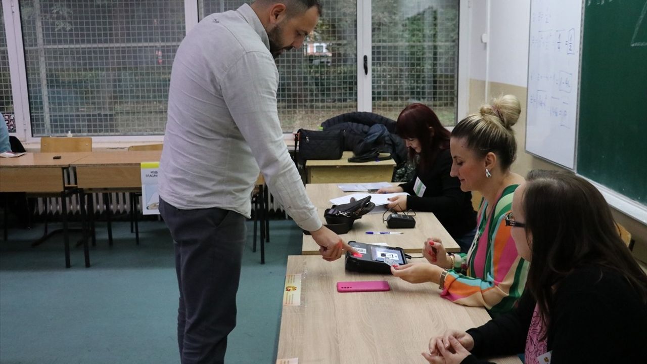 Kuzey Makedonya'da Yerel Seçimler Başladı: 1 milyon 832 bin 415 Seçmen Sandıkta