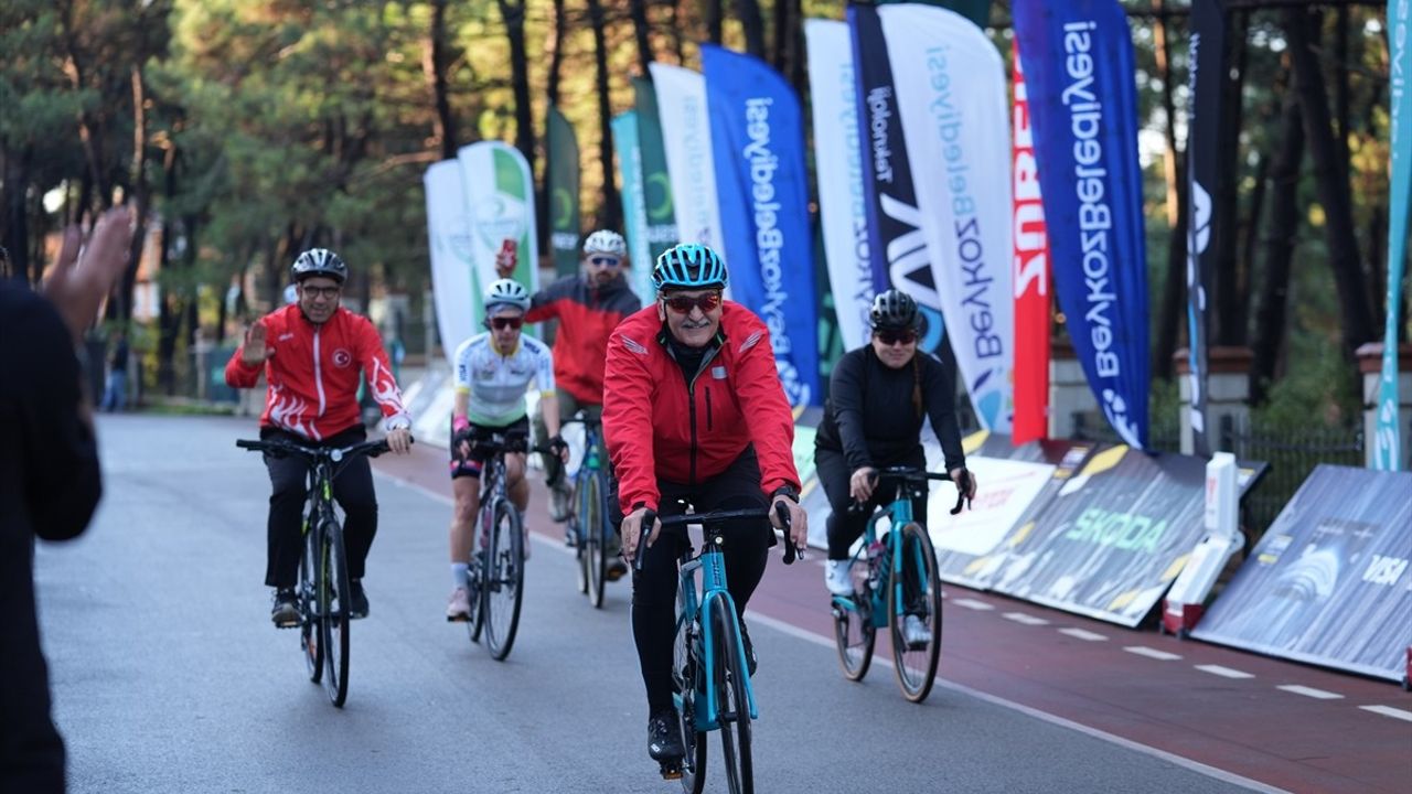 L'Etape Türkiye by Tour de France İstanbul'da yapıldı: Uzun parkur şampiyonları Uzuntaş ve Demirsoy