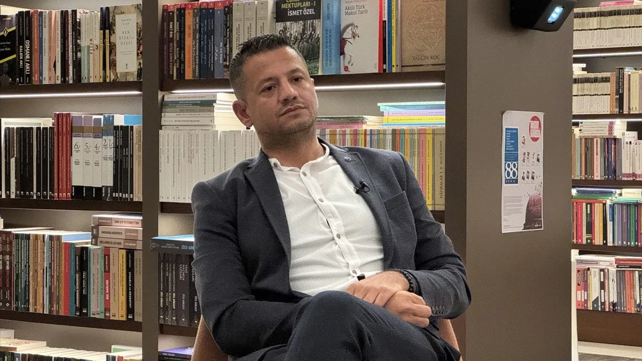 Litros Sanat Konuşmaları: 'Neden Seyahat Ederiz' — Ramazanoğlu ve Adıgüzel deneyimlerini paylaştı