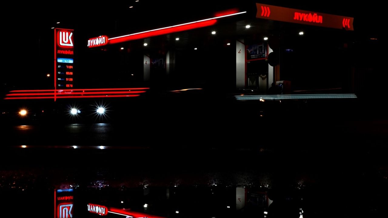 Lukoil, uluslararası varlıklarını Gunvor Group'a satmak üzere anlaşma yaptı
