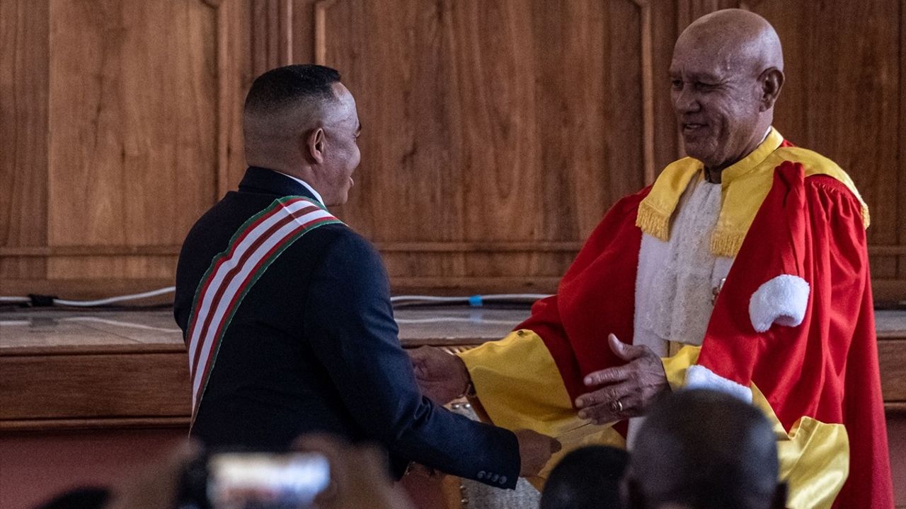 Madagaskar'da Albay Michael Randrianirina geçici cumhurbaşkanı olarak yemin etti
