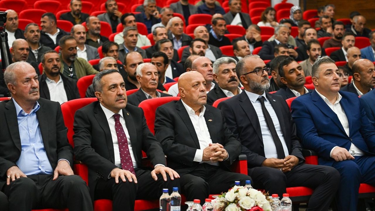 Mahmut Arslan Van'da: 'Terörsüz Türkiye Süreci'ne destek, işçi iadeleri ve asgari ücret çağrısı