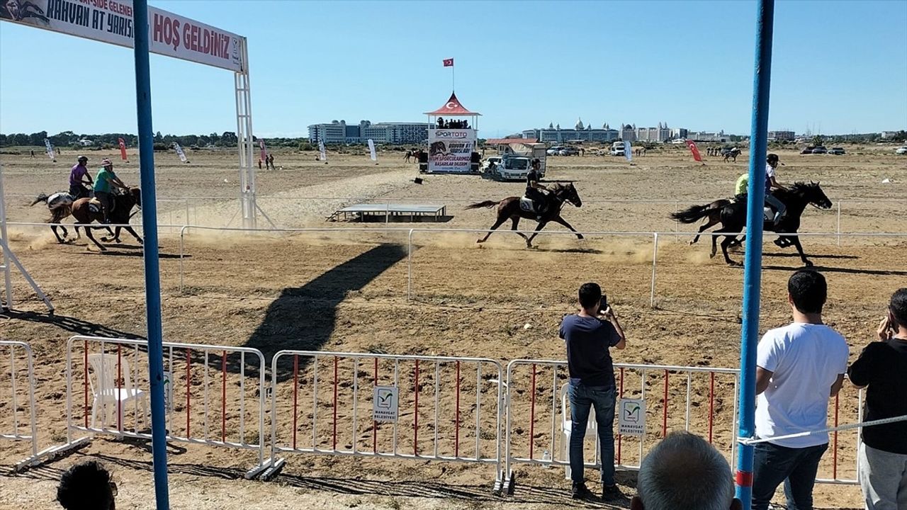 Manavgat'ta 16. Manavgat Side Geleneksel Rahvan At Yarışları: 97 at, 9 kategori