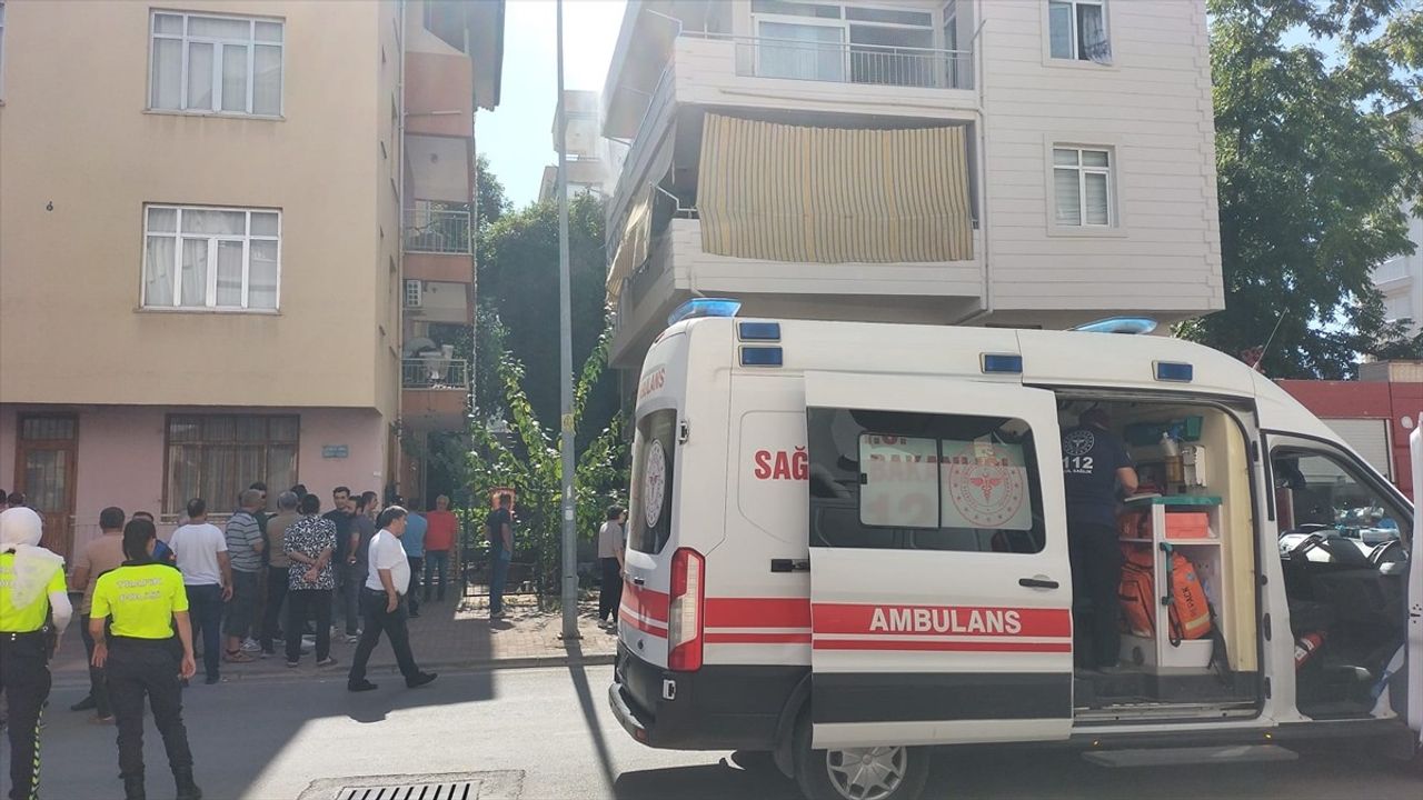 Manavgat'ta mutfakta çıkan yangın itfaiye ekiplerince söndürüldü; evde hasar oluştu