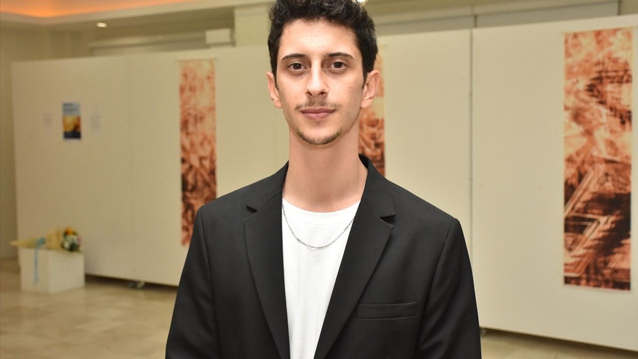 Manisa'nın geleneksel halı motifleri dijital tasarımla geleceğe taşınıyor