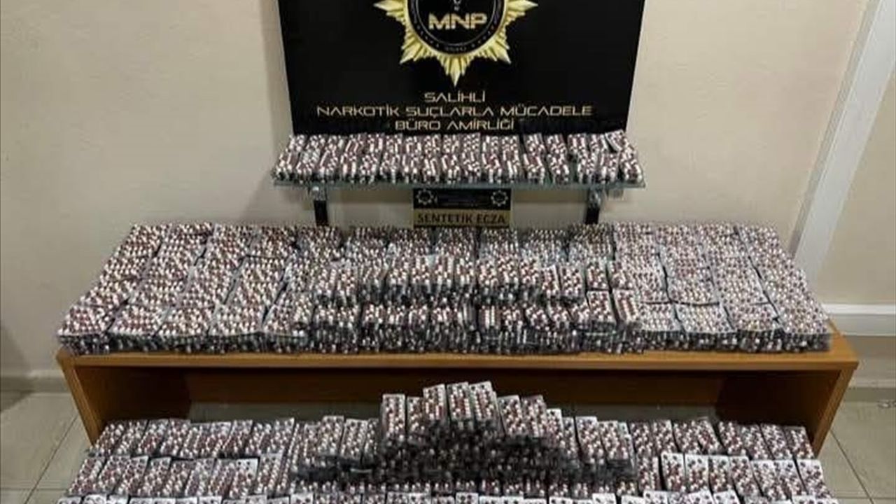 Manisa'nın Salihli ilçesinde uyuşturucu ticareti iddiasıyla 4 şüpheli tutuklandı