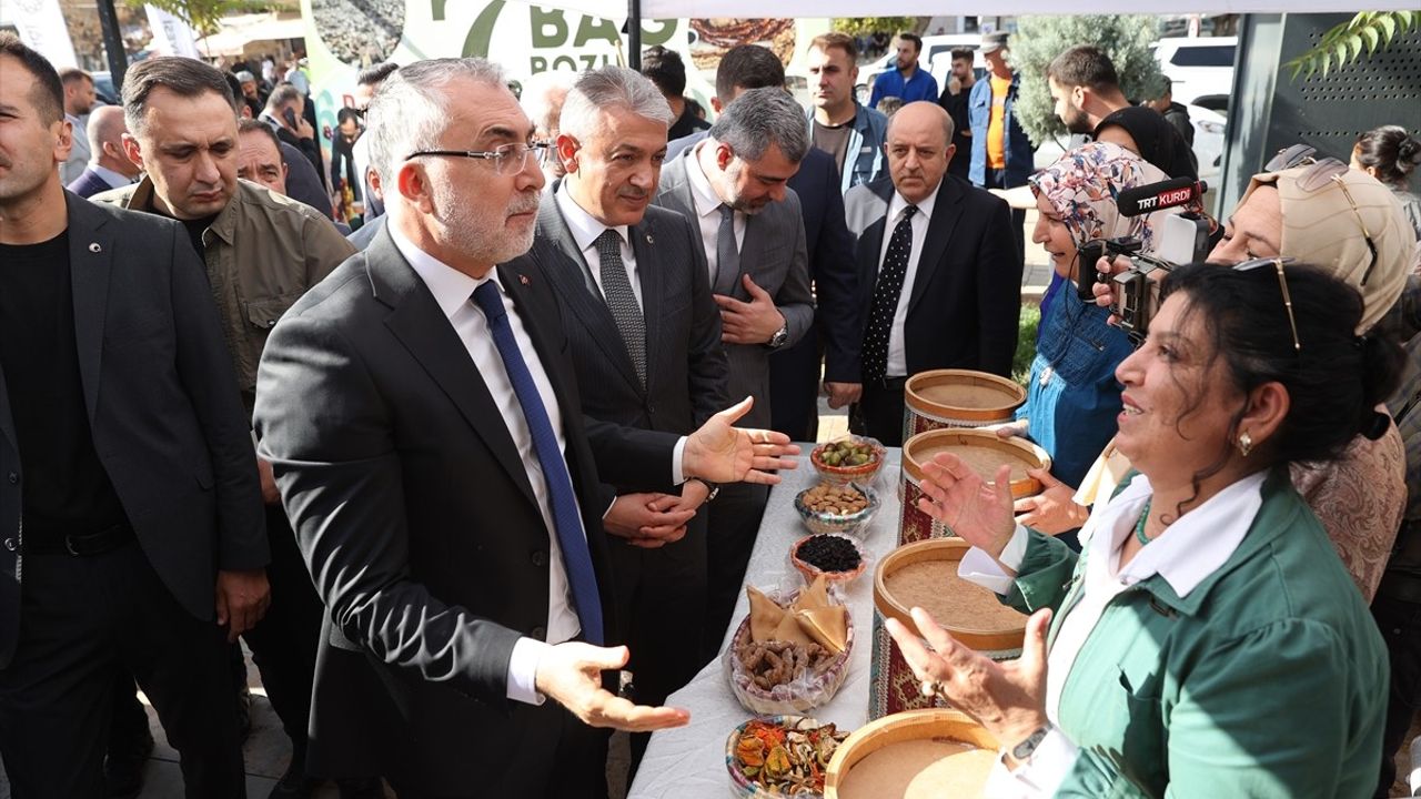 Mardin Ömerli'de Toplu Açılış: Yeni Belediye Binası ve Eğitim Yardımı Duyuruldu