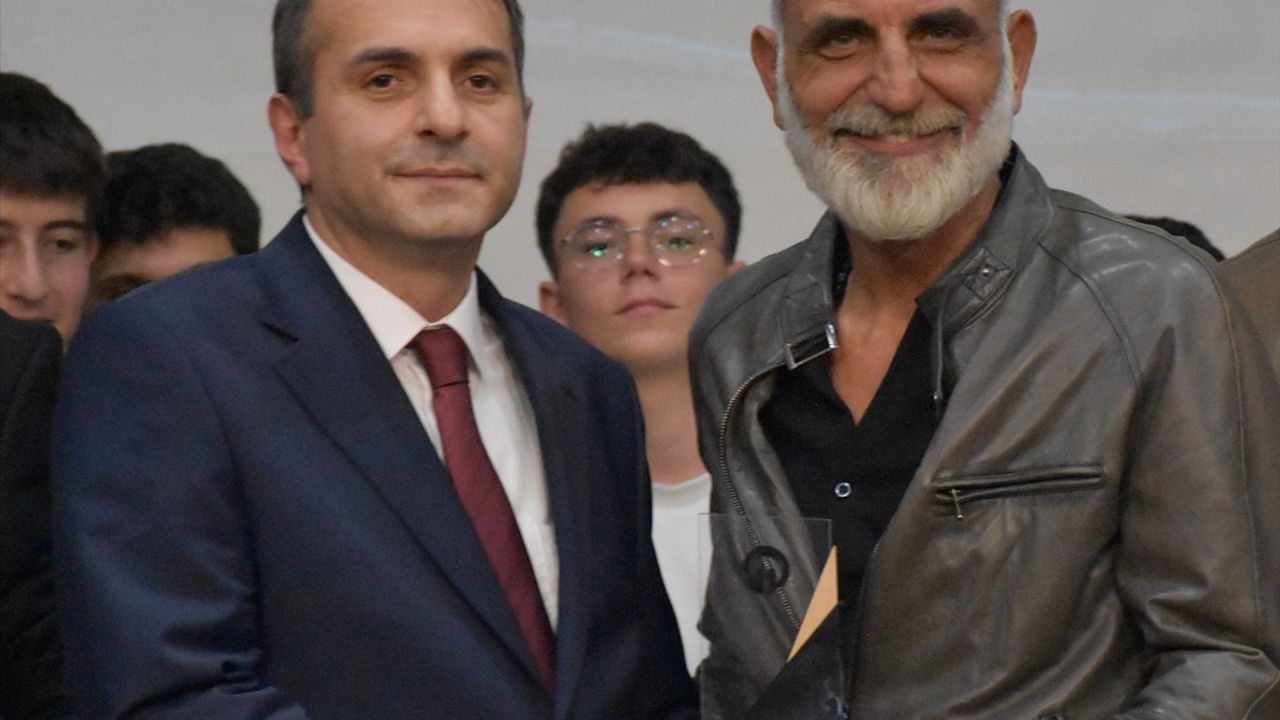 "Mehmed: Fetihler Sultanı" oyuncuları Trabzon'da üniversite öğrencileriyle buluştu