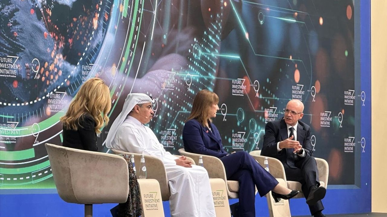 Mehmet Şimşek: Küreselleşmenin faydalarını koruyup risklerini politika ile yönetmeliyiz