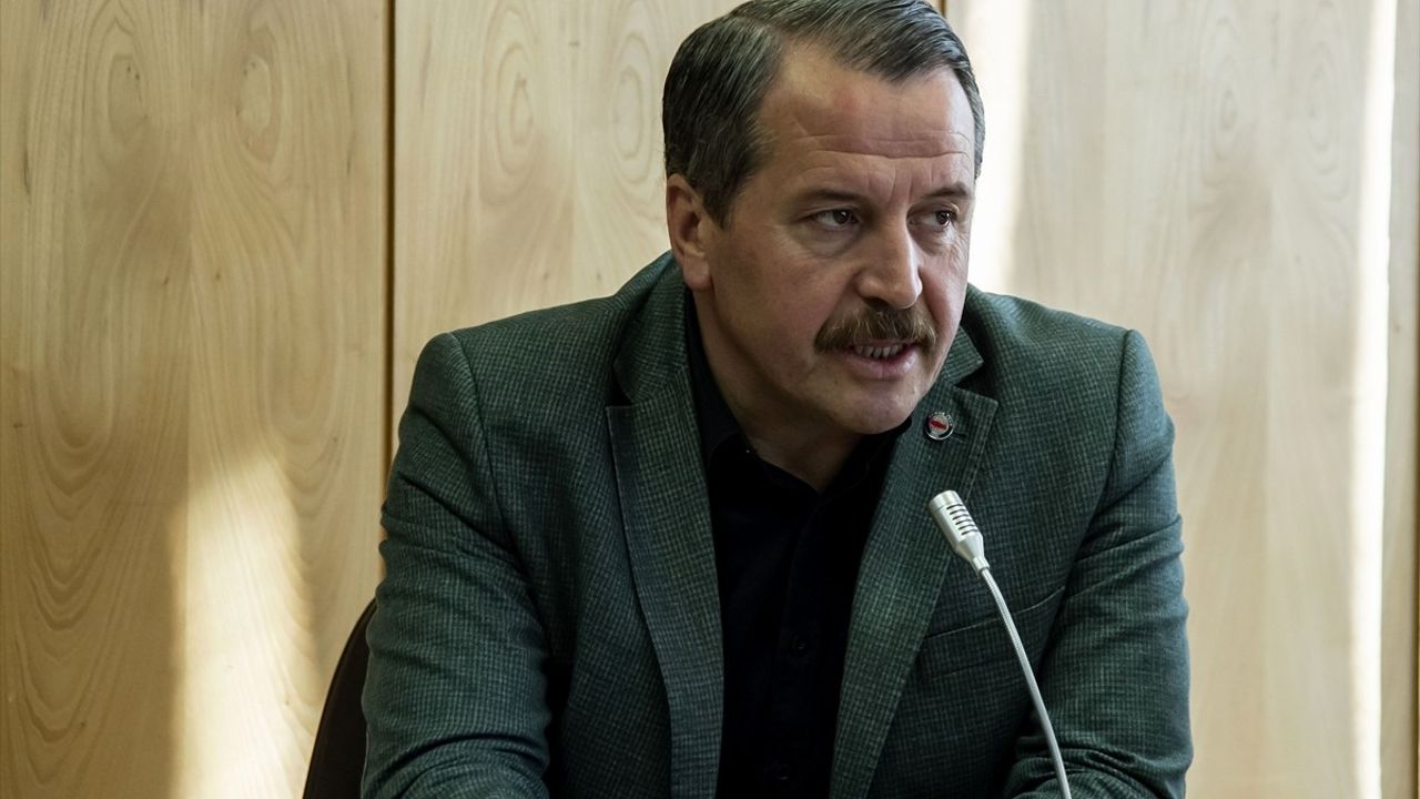 Memur-Sen Başkanı Ali Yalçın, Tahran’da Hane-i Karger ve Türk Okulunu Ziyaret Etti