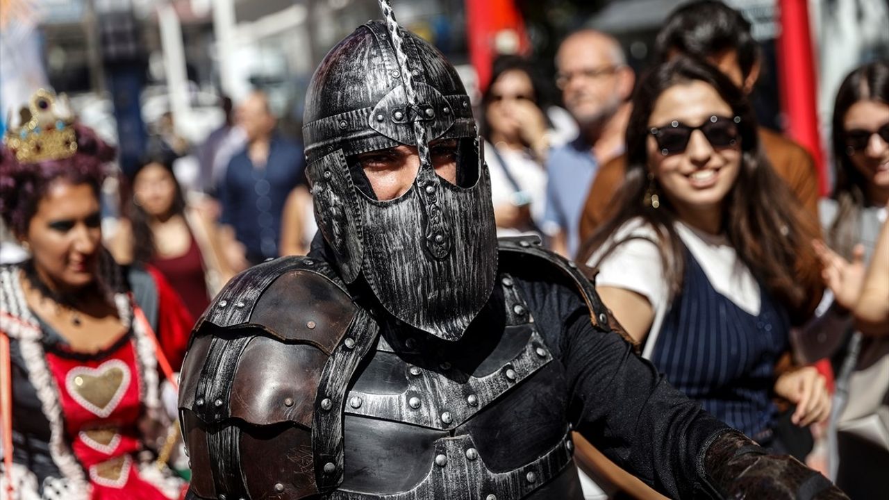 Mersin'de 7. Uluslararası Kushimoto Sokak Sanatçıları Festivali başladı