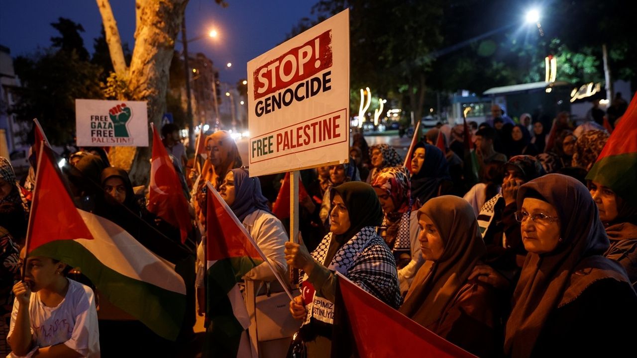 Mersin Silifke'de 'Gazze Halkı ve Küresel Sumud Filosu'na Destek Buluşması