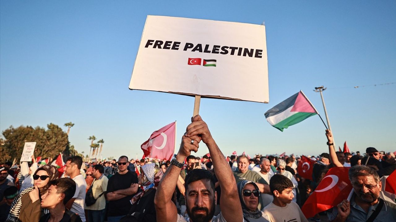 Mersin ve Hatay'da Gazze ve Küresel Sumud Filosu'na Destek Etkinlikleri Düzenlendi