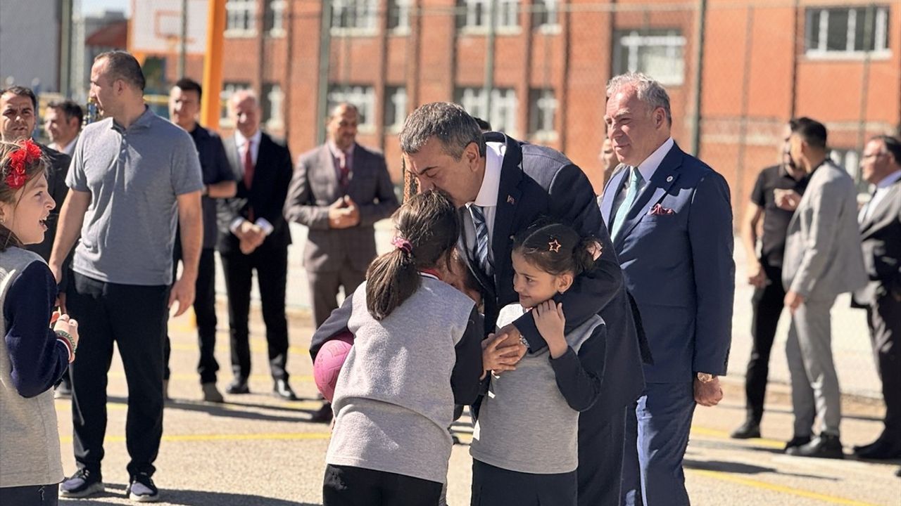 Milli Eğitim Bakanı Yusuf Tekin, 'Sağlıklı Gülümse Erzurum' İş Birliği Protokolü'ne Katıldı