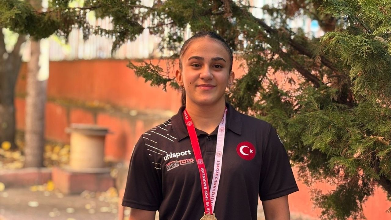 Milli Halterci Türkan Beşikçi, 2026 Dünya Şampiyonası'nda Altın Hedefiyle Hazırlanıyor