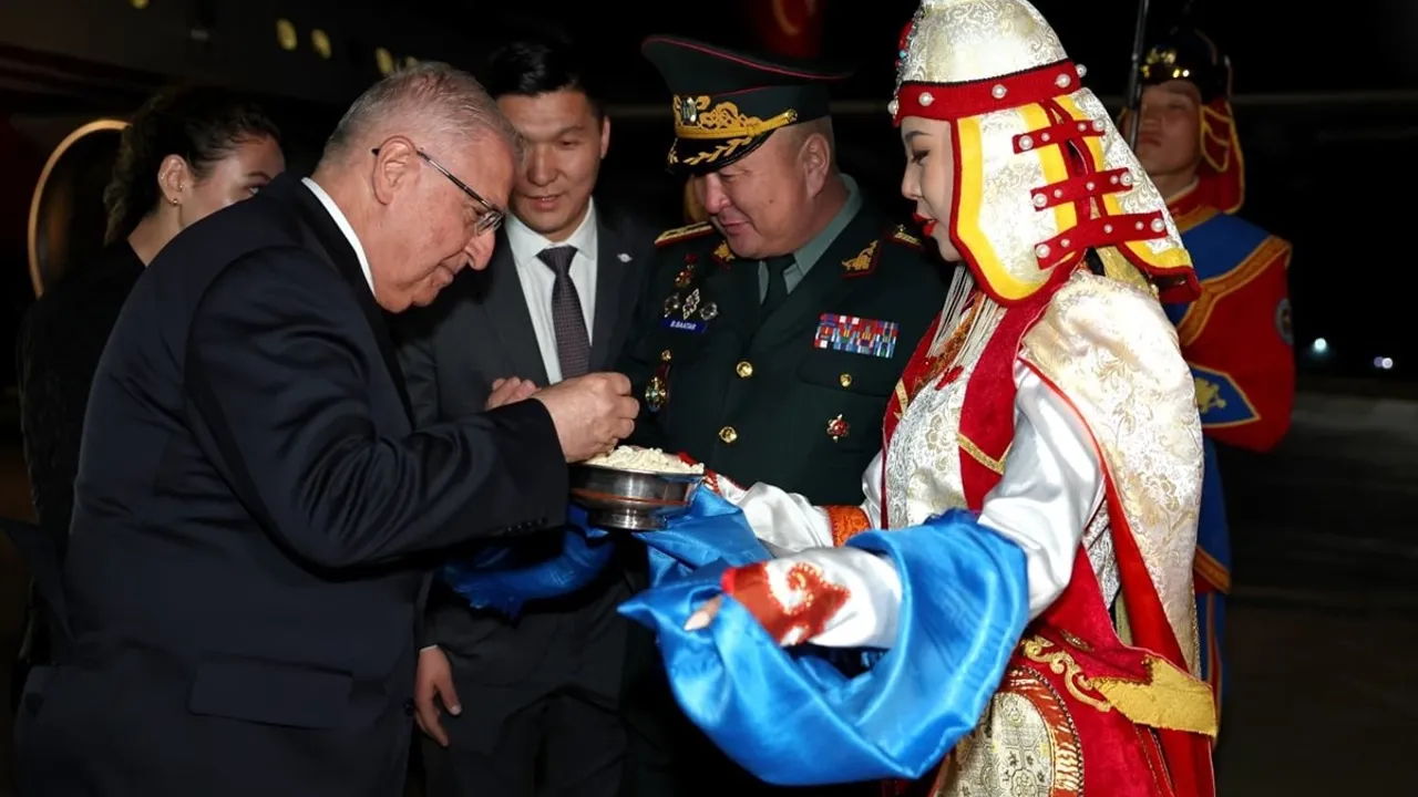 Milli Savunma Bakanı Yaşar Güler Ulan Batur'da resmi törenle karşılandı — MKE'nin Fişek-İmla Montaj Hattı açılışı gündemde