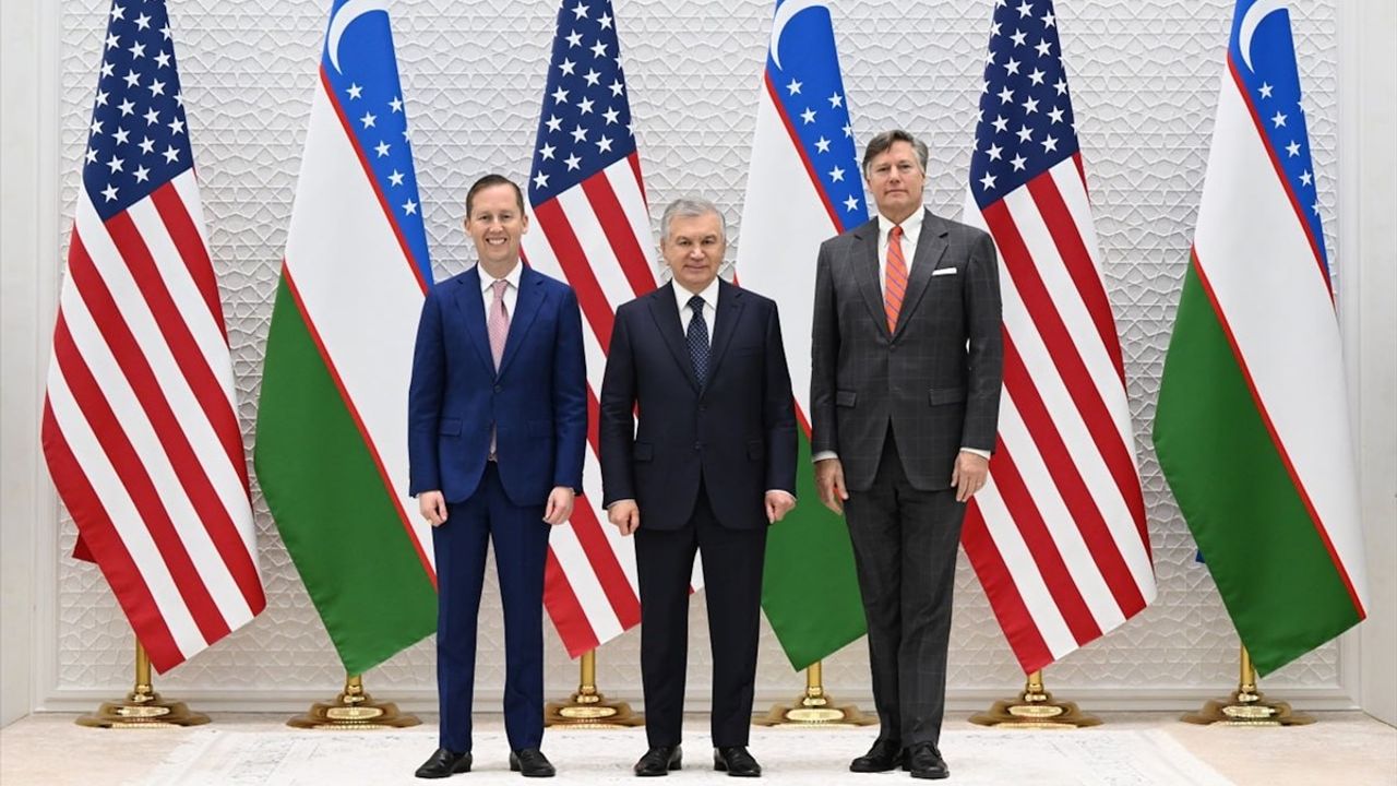 Mirziyoyev ile ABD Özel Temsilcisi Sergio Gor, Washington'daki C5+1 Zirvesini görüştü