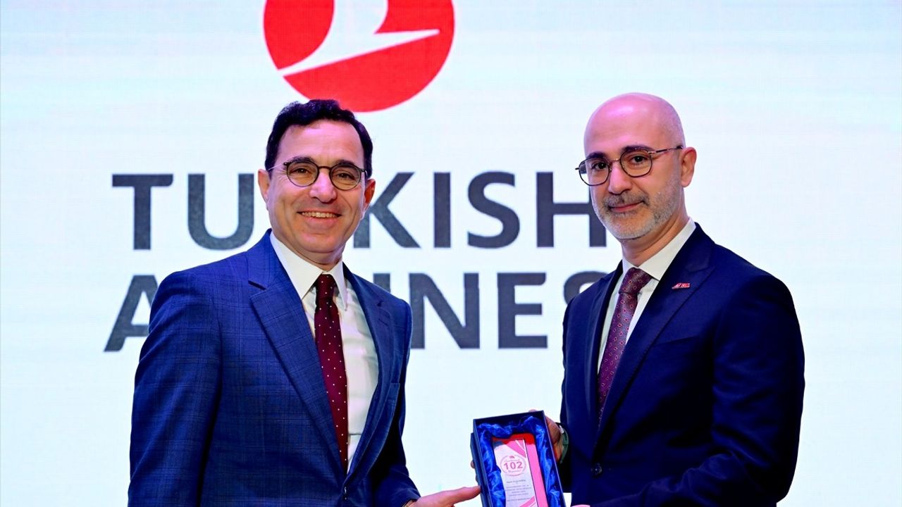 Moskova'da Türk toplumu Türkiye Cumhuriyeti'nin 102. yılını kutladı