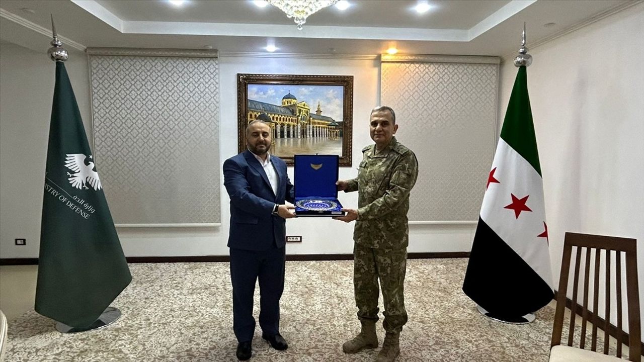 MSB heyeti Şam'ı ziyaret etti: Korgeneral İlkay Altındağ Tümgeneral Murhef Ebu Kasra ile görüştü