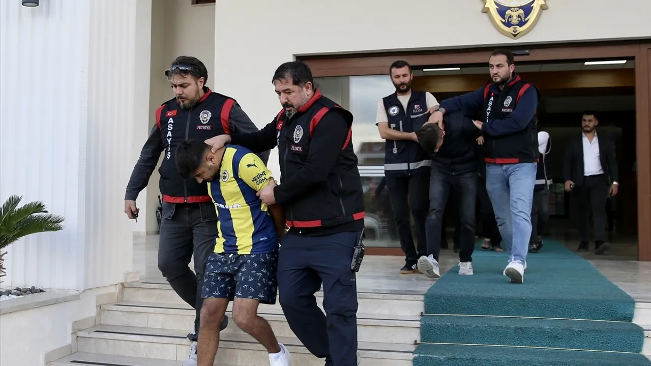 Muğla Fethiye'de uyuşturucu operasyonu: Polise ateş açan 2 şüpheli tutuklandı, 3 kişi serbest