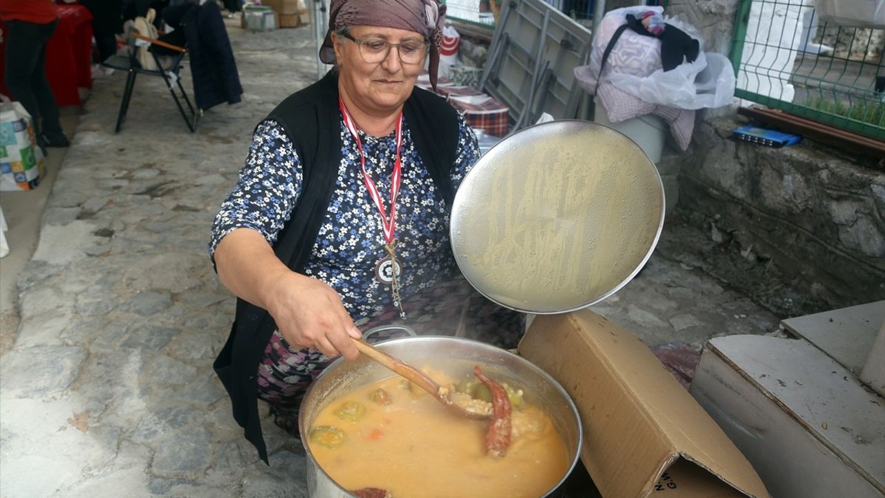 Muğla Menteşe'de 8. Tarhana Festivali: Saburhane Meydanı'nda 2.500 Kişiye Tarhana İkramı