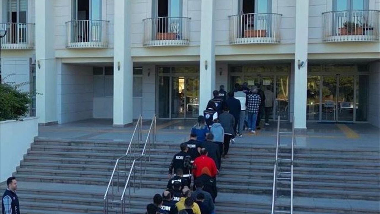 Muğla merkezli göçmen kaçakçılığı operasyonunda 13 kişi tutuklandı