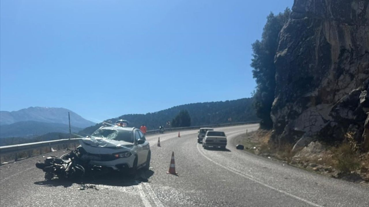 Muğla Seydikemer'de otomobille çarpışan motosiklet sürücüsü yaşamını yitirdi