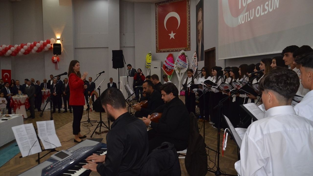 Muş Valiliği 29 Ekim Cumhuriyet Bayramı Resepsiyonunda Cumhuriyetin 102. Yılı Kutlandı
