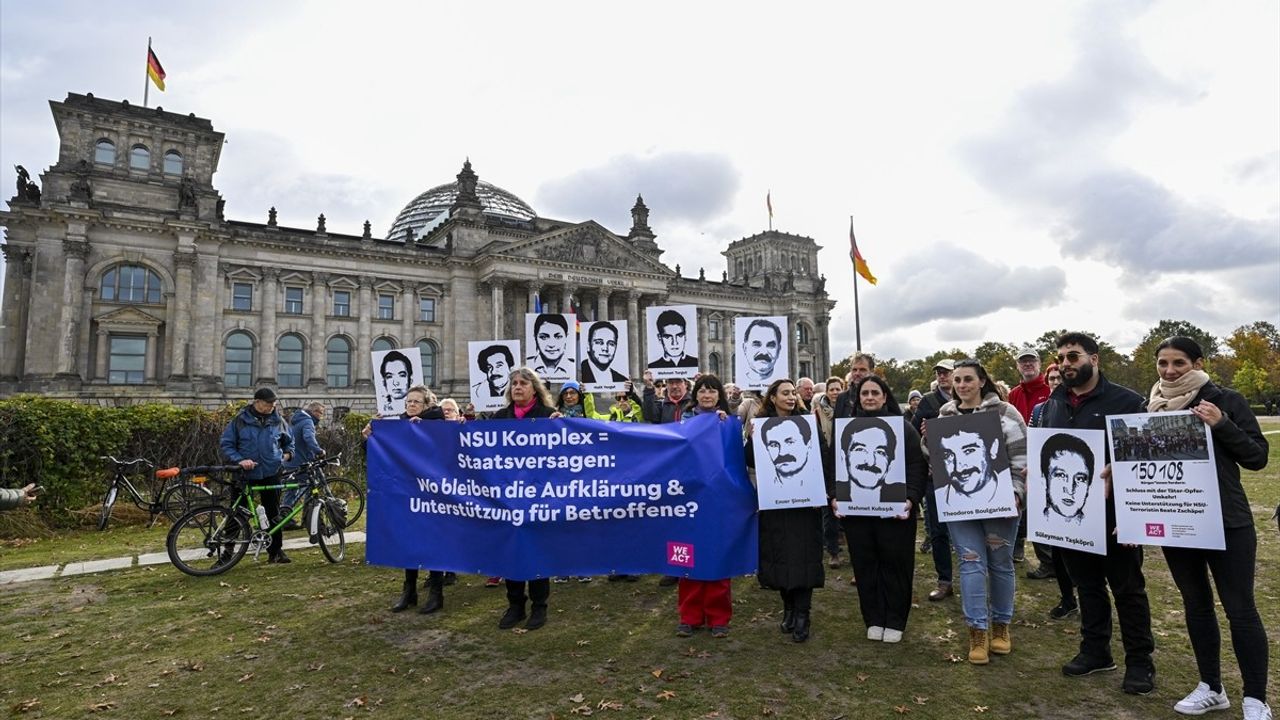 NSU mağduru aileler Zschaepe'nin erken tahliyesine itiraz için 150 binden fazla imza teslim etti