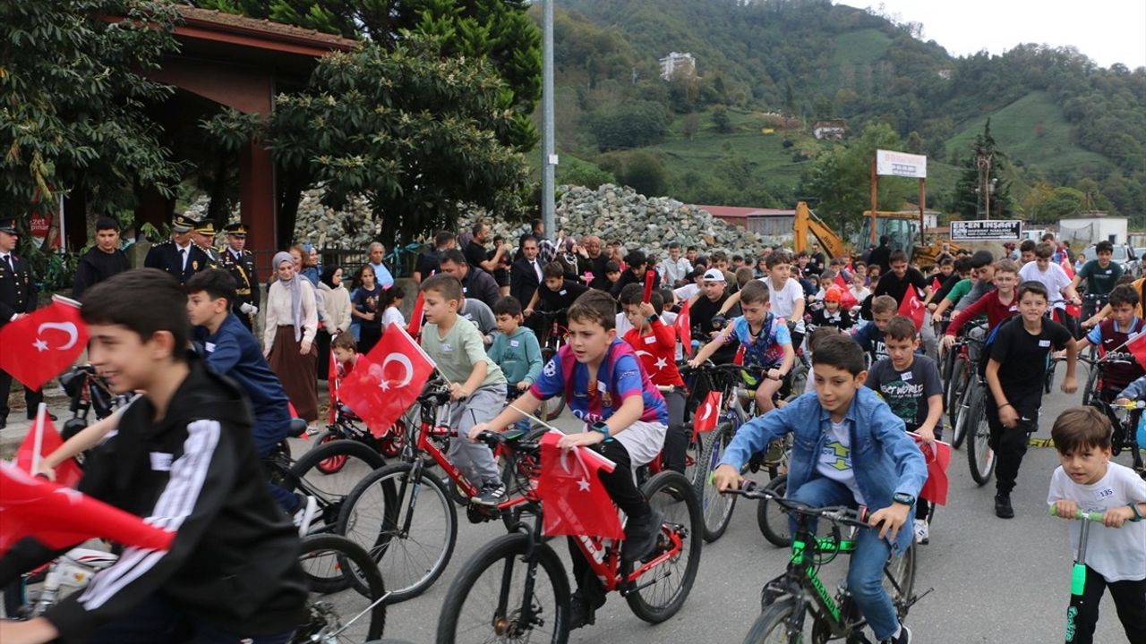 Of'ta 3. Geleneksel Bisiklet Şöleni düzenlendi — 29 Ekim Cumhuriyet Bayramı kapsamında