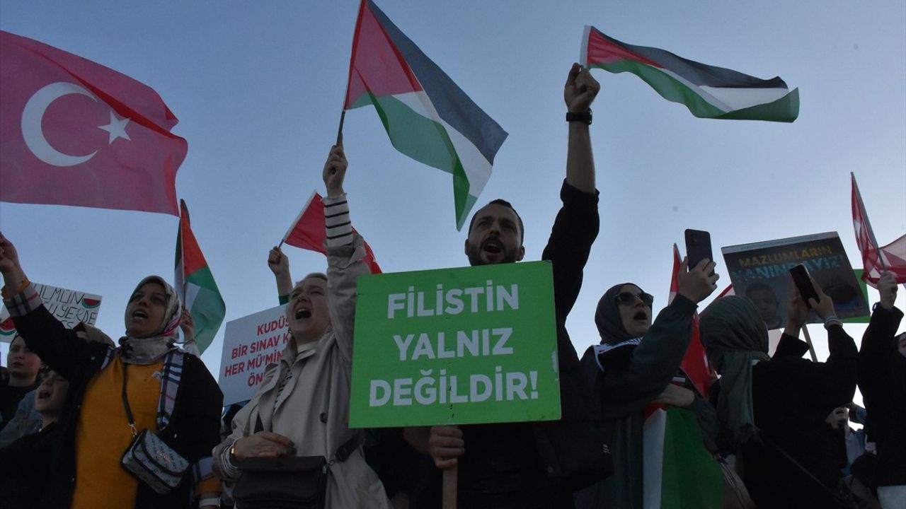 Ordu, Giresun ve Rize'de denizciler Karadeniz'e açıldı: Filistin ve Küresel Sumud Filosu'na destek