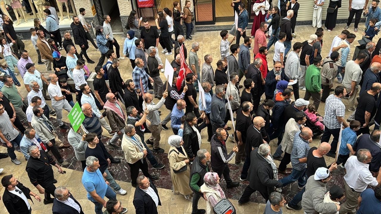 Ordu ve Bayburt'ta Küresel Sumud Filosu'na Destek Yürüyüşleri Düzenlendi