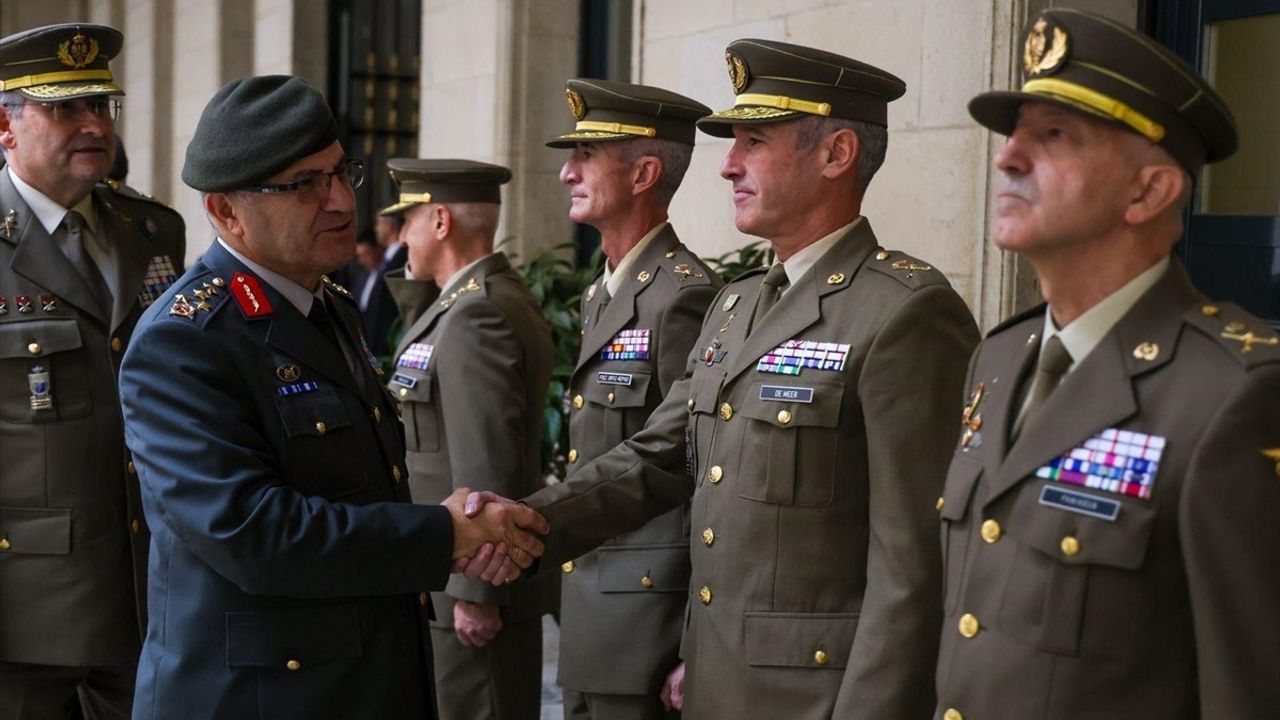 Orgeneral Metin Tokel, İspanya Kara Kuvvetleri Komutanı Amador Ensenat y Berea ile görüştü