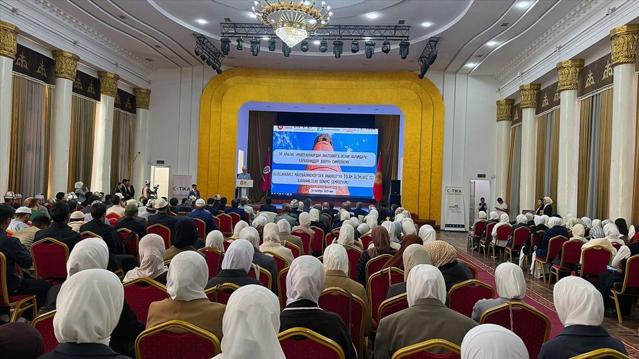 Oş'ta '2. Uluslararası Maveraünnehir'den Anadolu'ya İslam Alimleri' Sempozyumu: Karahanlılar Dönemi Masaya Yatırıldı